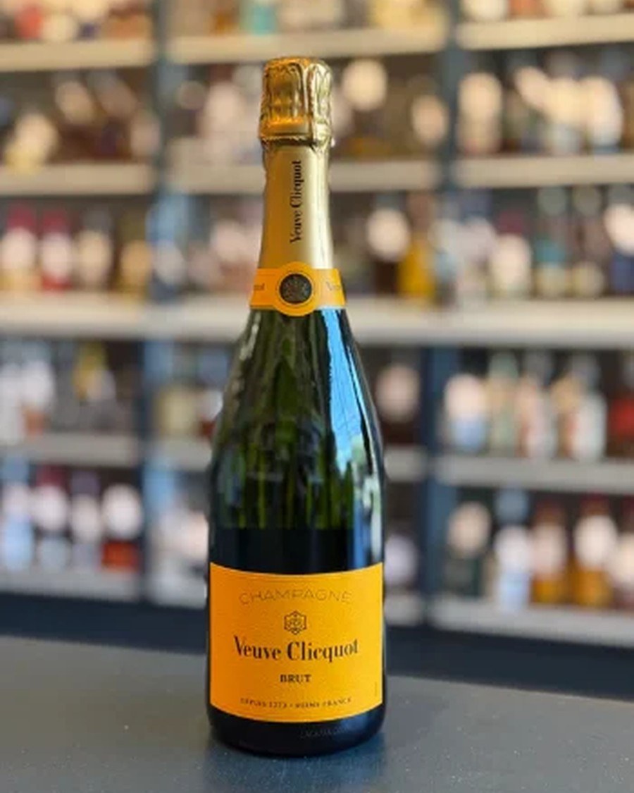Veuve Clicquot Yellow Label Brut bottle